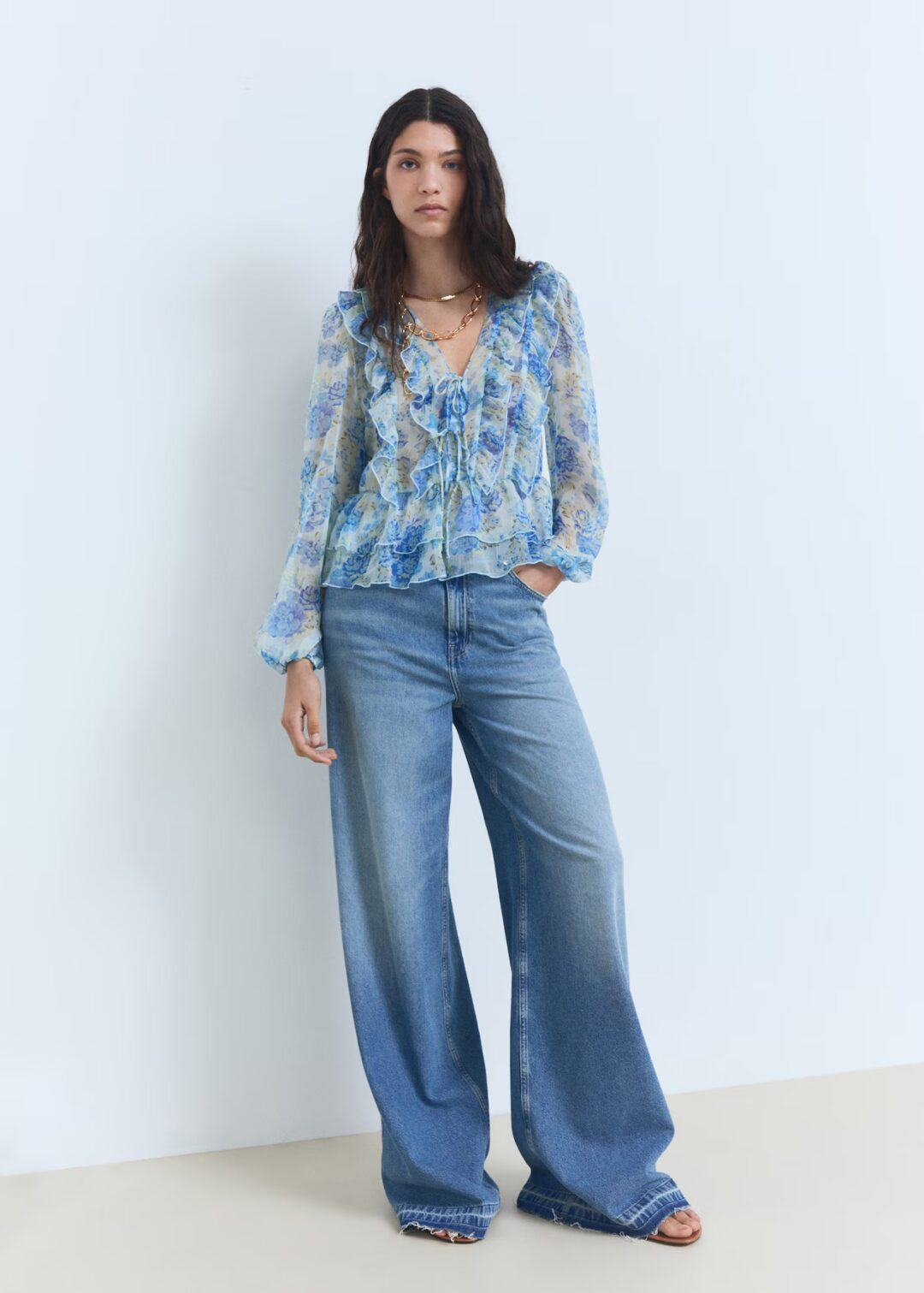 Blusa floral volantes azul MANGO - Image 3