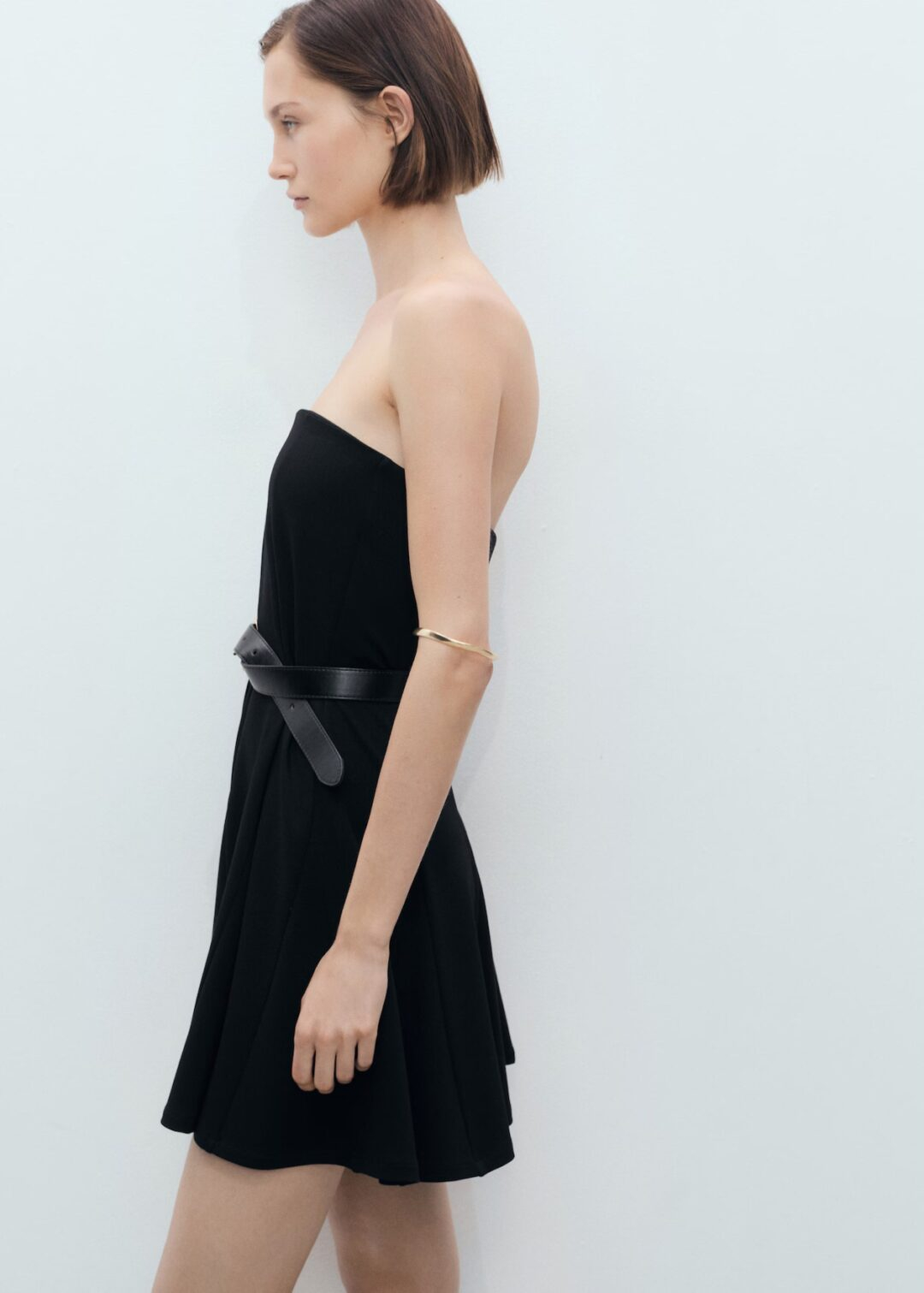 Vestido corto palabra de honor negro MANGO