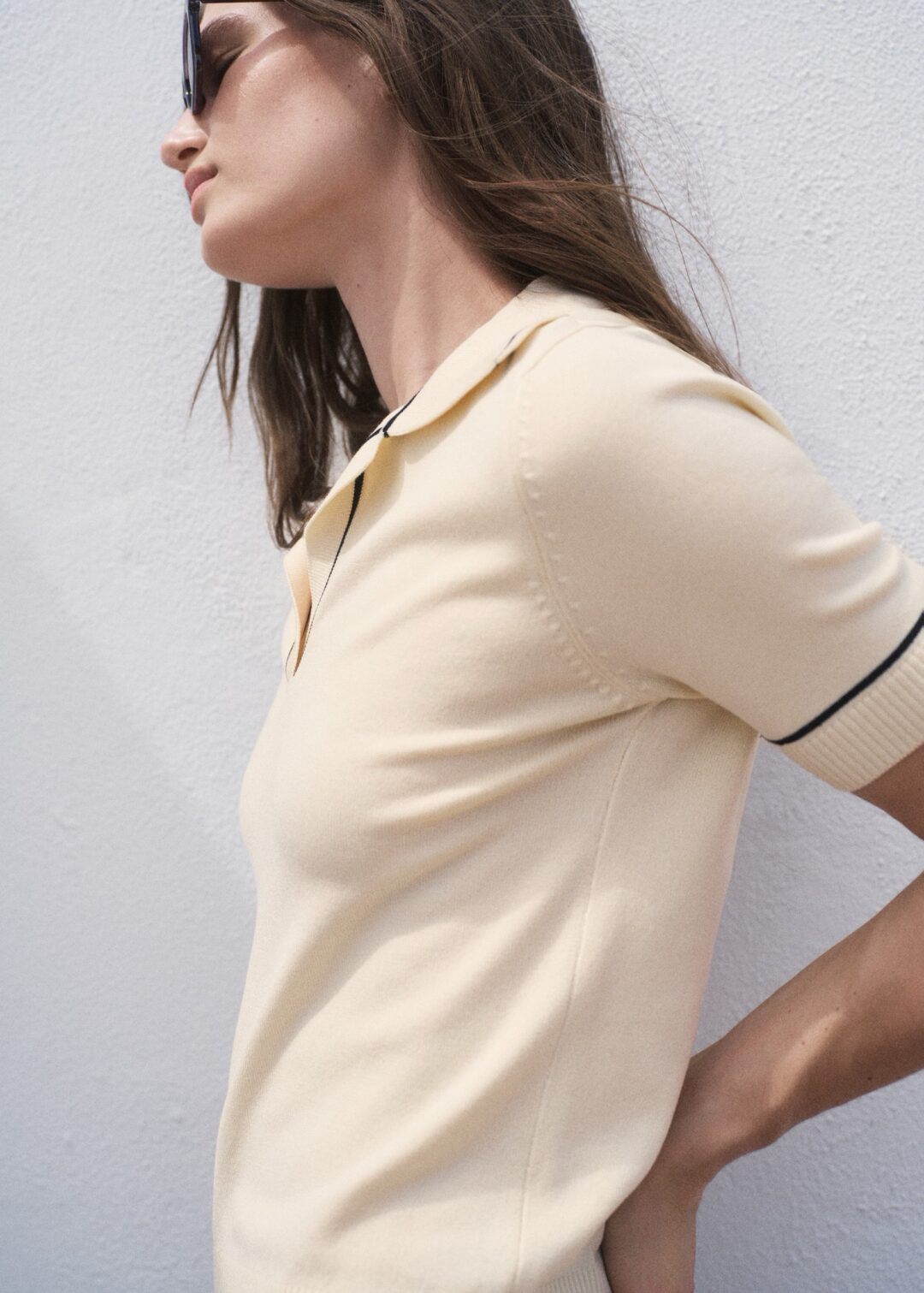 Jersey cuello polo ribetes crudo MANGO