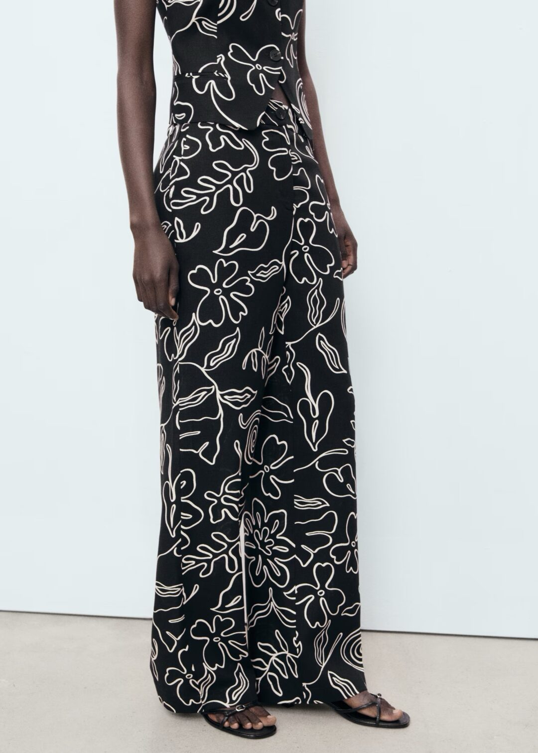 Pantalón mezcla Lino estampado negro MANGO
