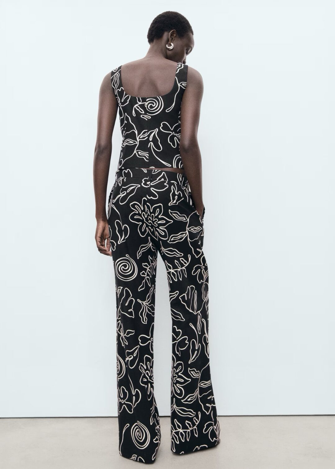 Pantalón mezcla Lino estampado negro MANGO - Image 3