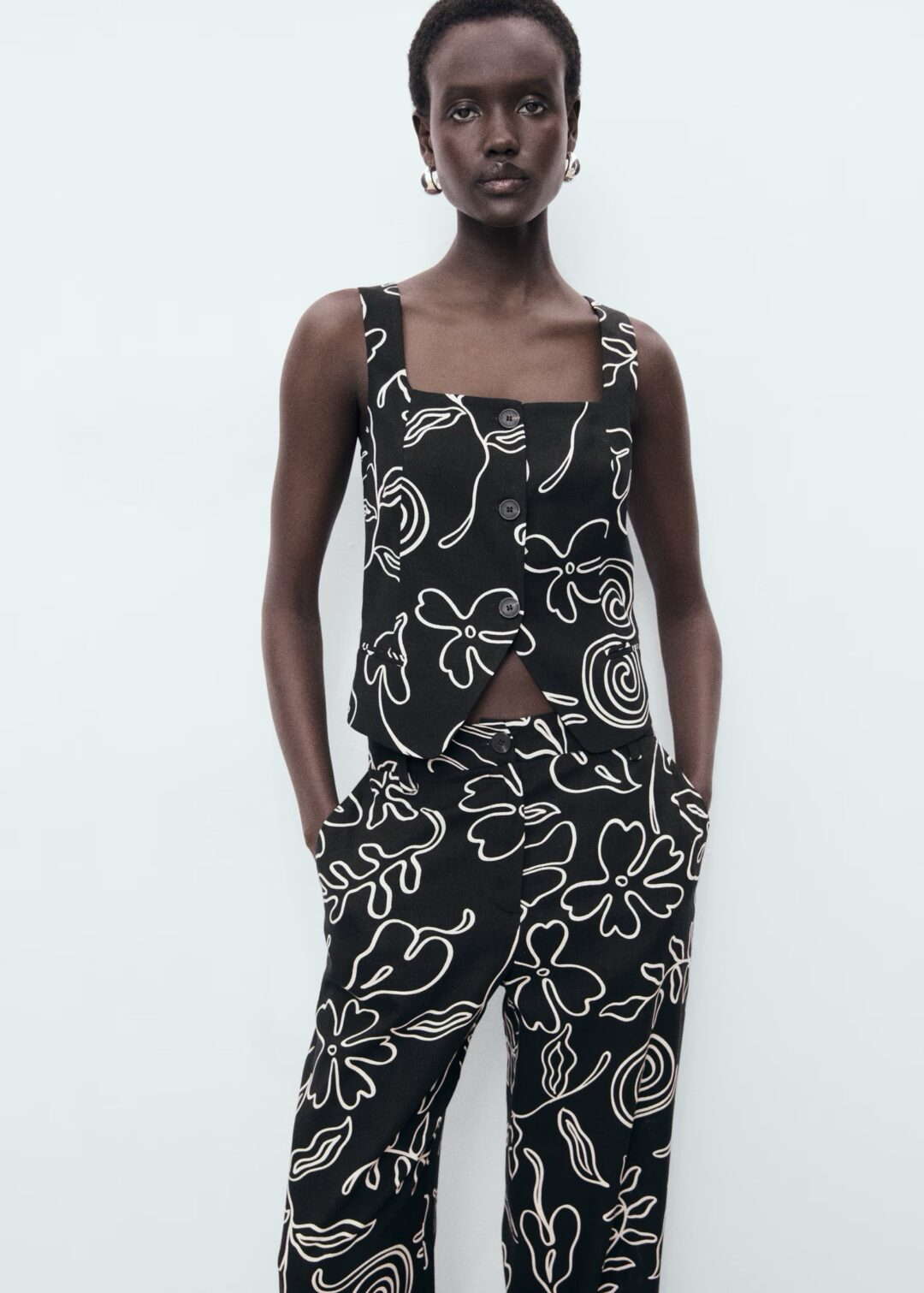 Pantalón mezcla Lino estampado negro MANGO - Image 4