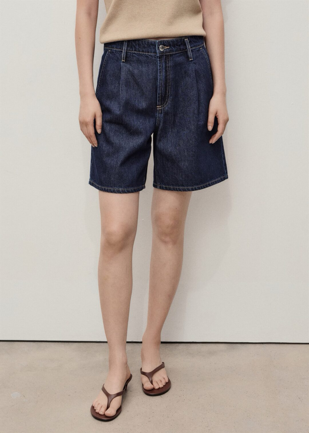 Bermudas denim tiro medio pinzas MANGO - Image 3