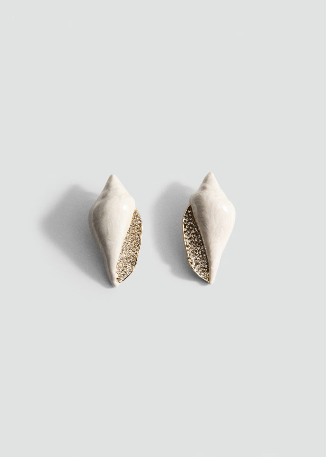 Pendientes concha detalle strass beige MANGO - Image 2