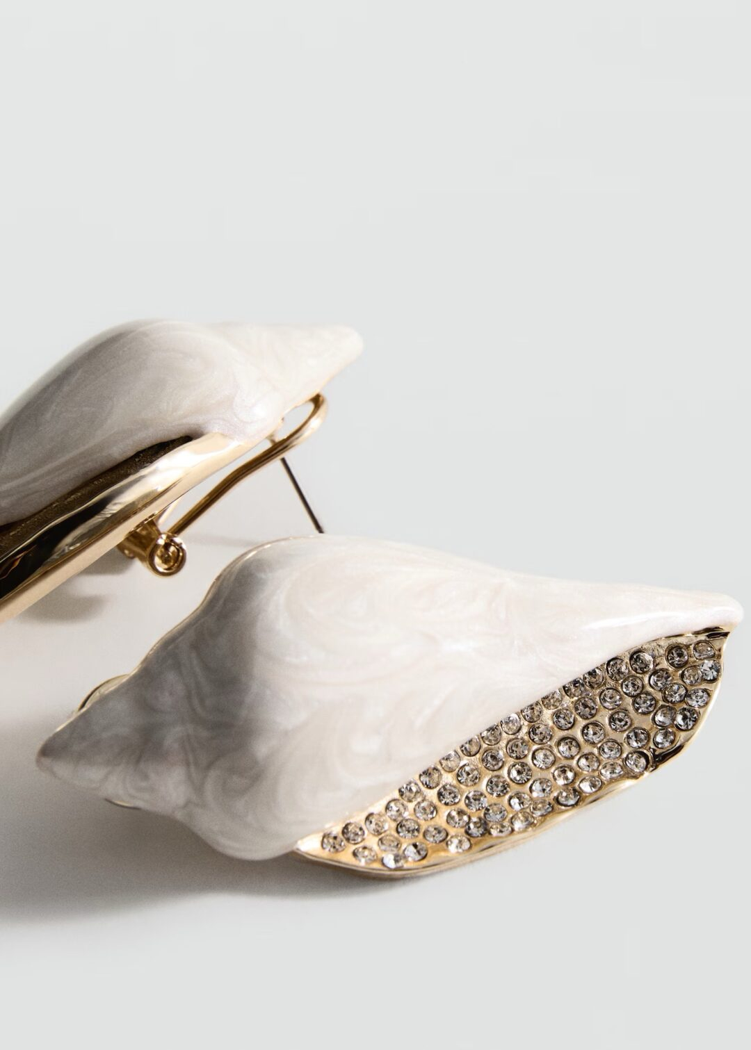 Pendientes concha detalle strass beige MANGO - Image 3