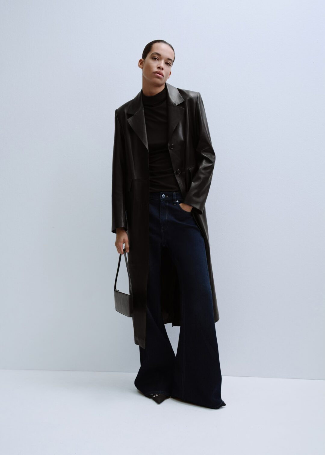 Jeans Flare tiro medio Mango