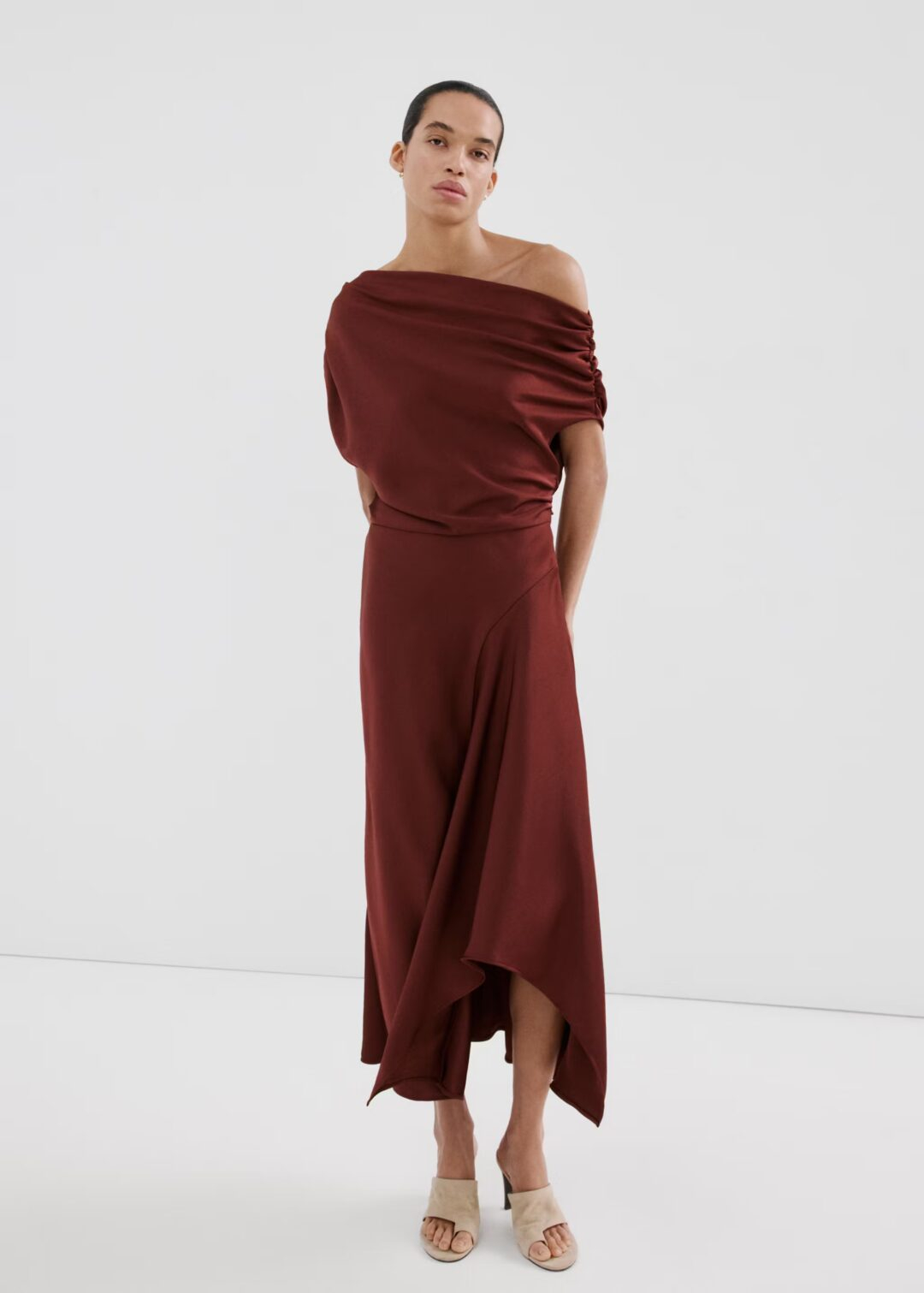 VESTIDO ASIMÉTRICO EVASÉ MANGO