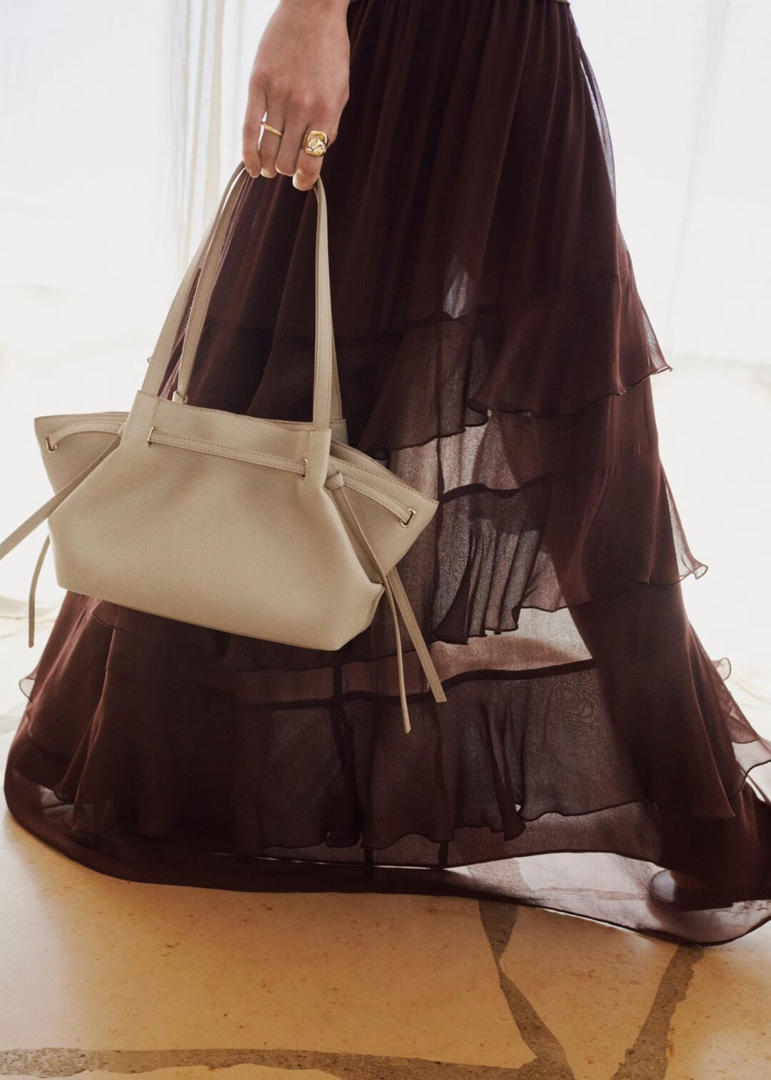 BOLSO MEDIO HOMBRO EFECTO PIEL MANGO